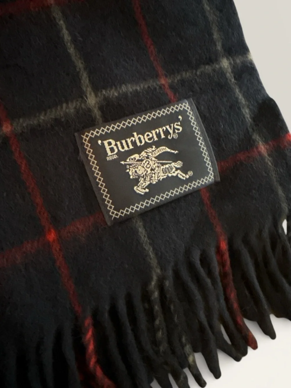 Burberrys ✨ New Wool Shawl / Blanket with Red Windowpane - Picture 4 of 8